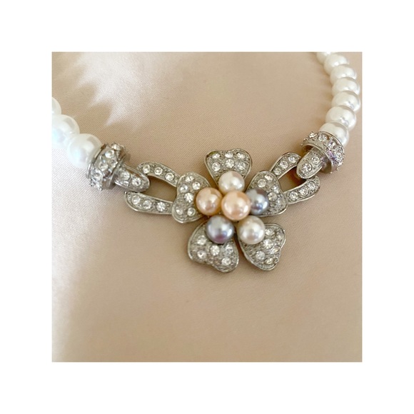 Faux Pearl Necklace & Matching Earrings - Picture 2 of 3